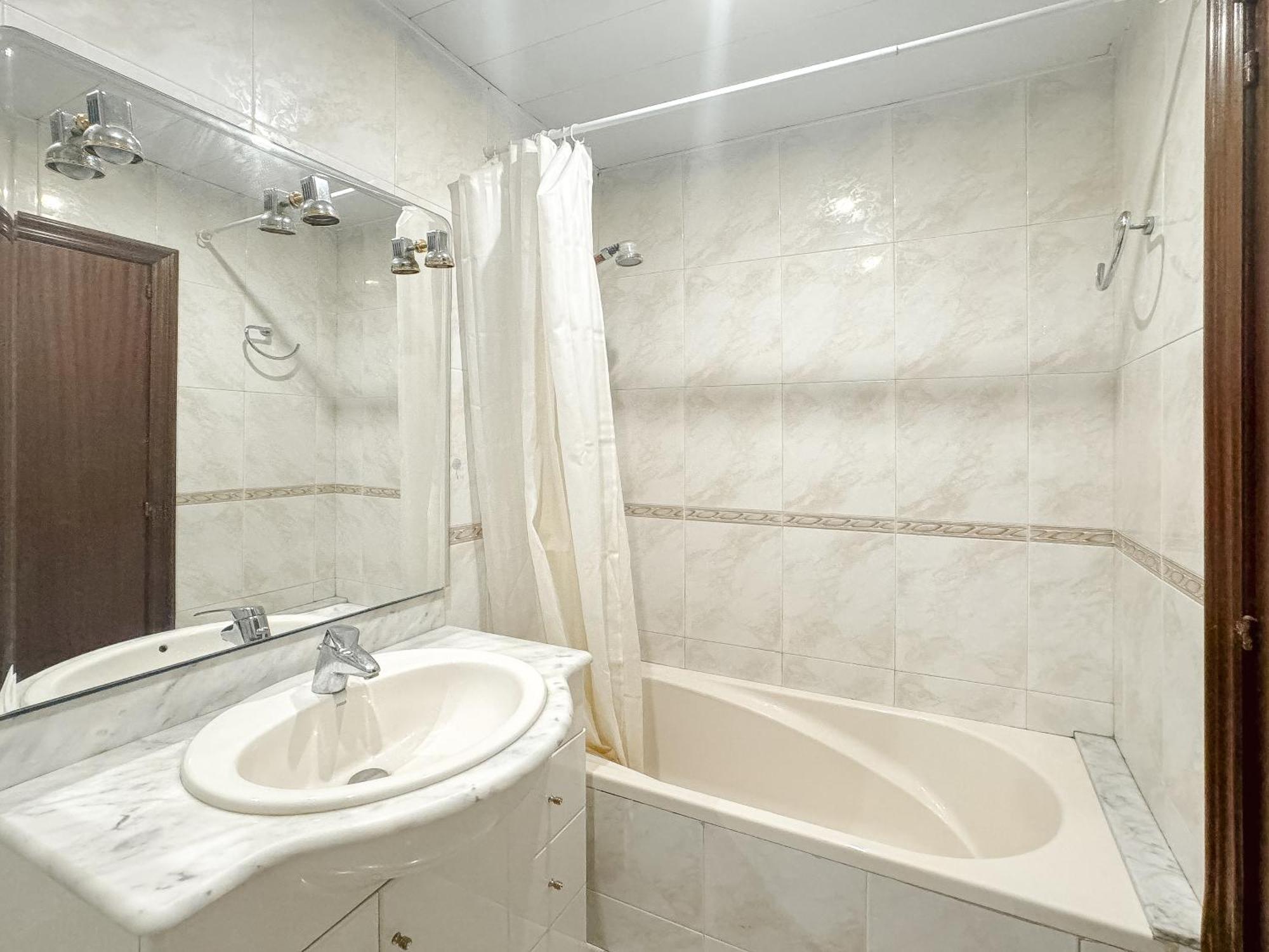Charming Rooms In Shared Apartment Near Camp Nou Barcelona Exteriör bild