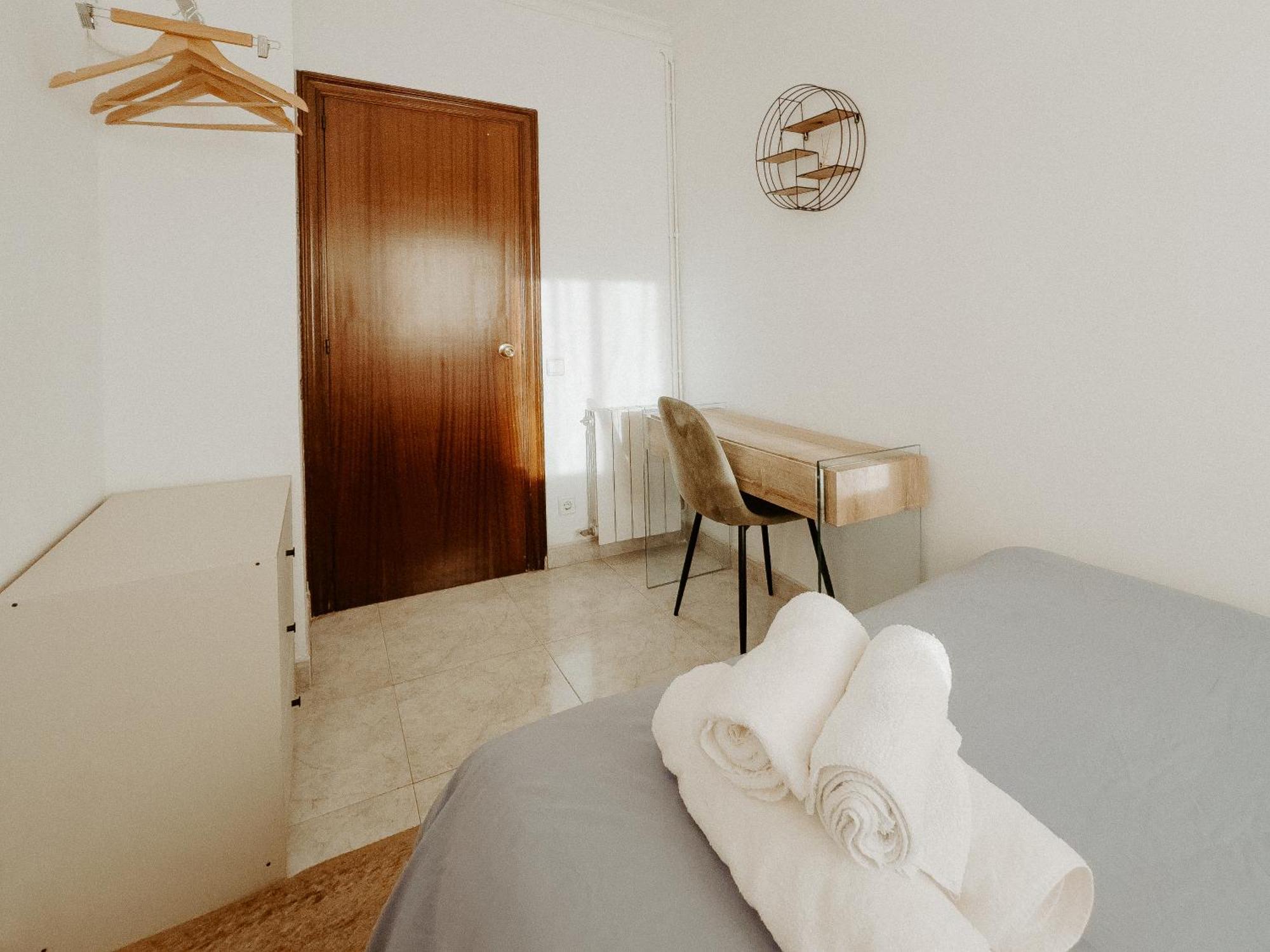 Charming Rooms In Shared Apartment Near Camp Nou Barcelona Rum bild